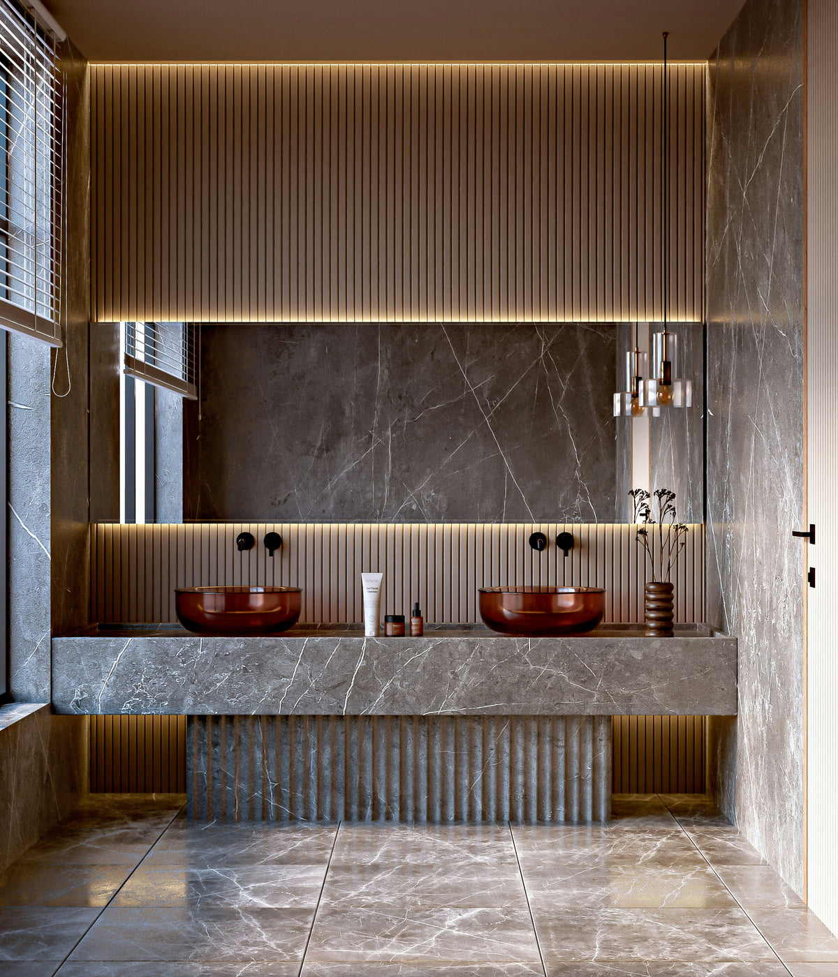 Salle de bain en marbre avec vasque double